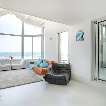 Appartement D'exception En Premiere Ligne Avec Parking *
